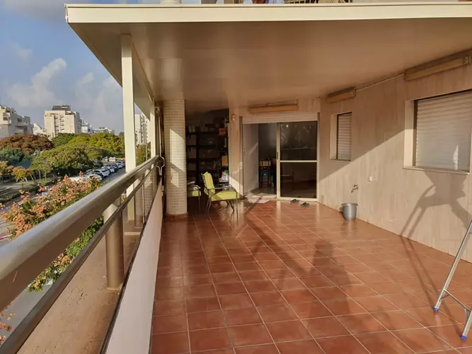 בניית פרגולת אלומיניום במרפסת